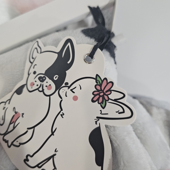Pickle & Dot GRAY PINK BLUE French Bulldog “Chillin” Throw Blanket 60x70" NWT - Picture 6 of 8